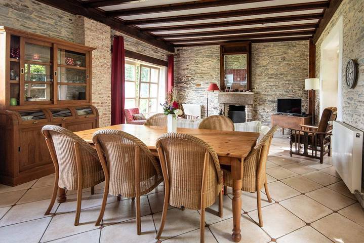 Gîte pour 6 personnes, avec jardin ainsi que piscine et terrasse, animaux acceptés à Sixt-sur-Aff - 4