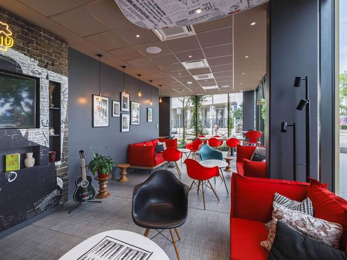 Hôtel pour 3 personnes, avec terrasse, animaux acceptés à Vaulx-en-Velin - 2