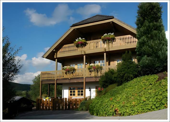 Ferienwohnung für 6 Personen, mit Balkon und Garten sowie Sauna in Nordrhein-Westfalen
