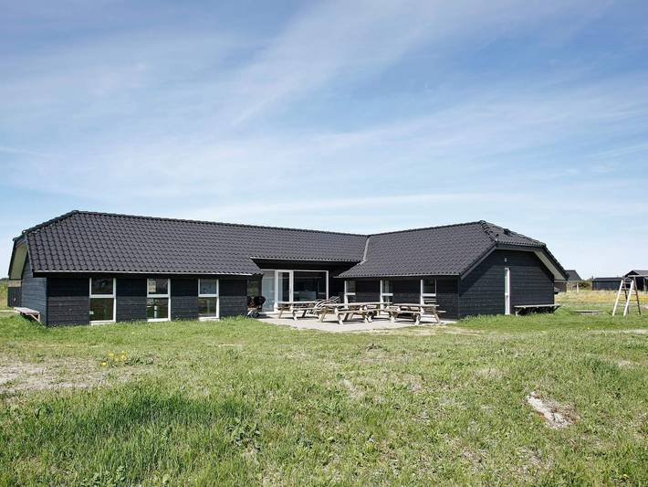 Ferienhaus für 24 Personen, mit Whirlpool und Terrasse sowie Pool und Sauna in Tranum Strand - 4