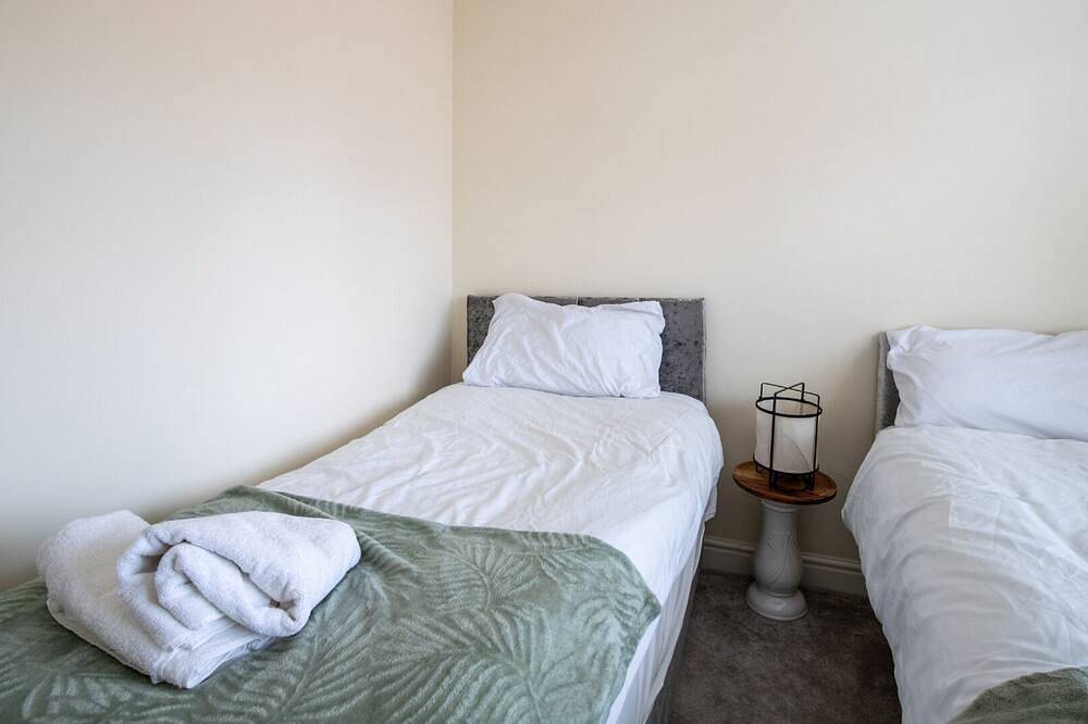 Apartamento entero, Cosy 4 Bed House Sleeps 8 - Wi-Fi Netflix in Kettering, Northamptonshire