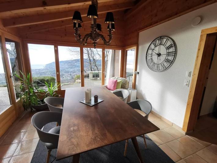 Ferienhaus für 5 Personen, mit Balkon und Whirlpool sowie Terrasse und Seeblick in Montreux - 2