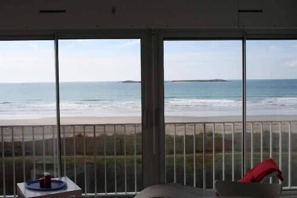 Appartement entier, Appartement vue mer avec accès direct à la plage, parking privatif, 4 personnes in Penthièvre, Saint-Pierre-Quiberon