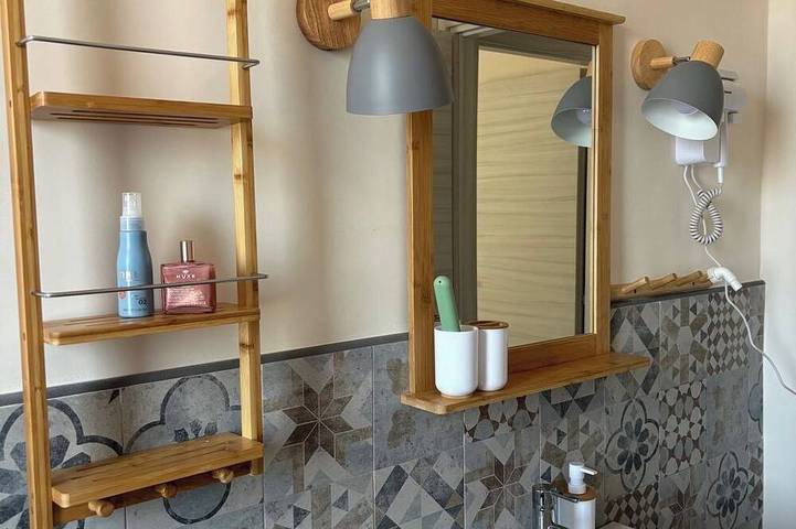 Ganze Wohnung, Queen-Zimmer mit Meerblick in Favignana Stadt, Favignana