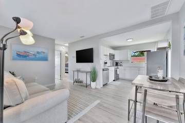 Vacation Rental for 5 Guests in Pinellas County, Picture 3