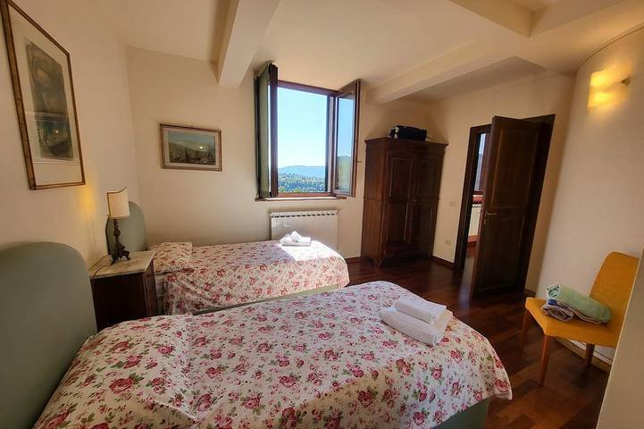 Fabbrica di seta ristrutturata, piscina privata - Posti letto 12 +2 (6 bagni) in Barga, Parco Regionale delle Alpi Apuane