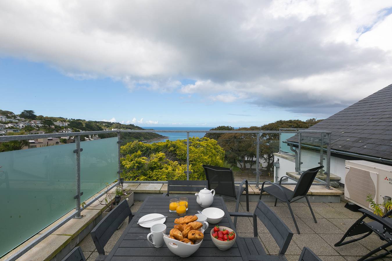 Entire apartment, 7 Sandy Lane in Carbis Bay, Cornwall