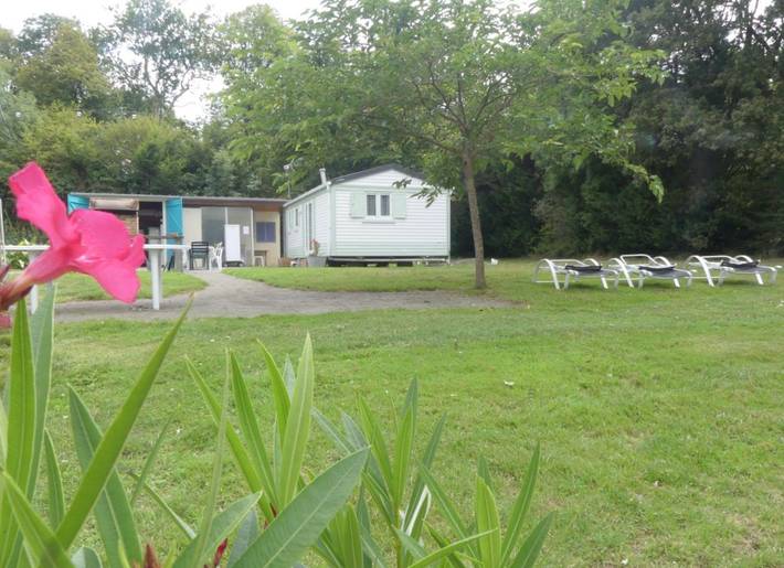 Mobil home pour 8 personnes, avec jardin ainsi que vue sur le lac et terrasse, animaux acceptés