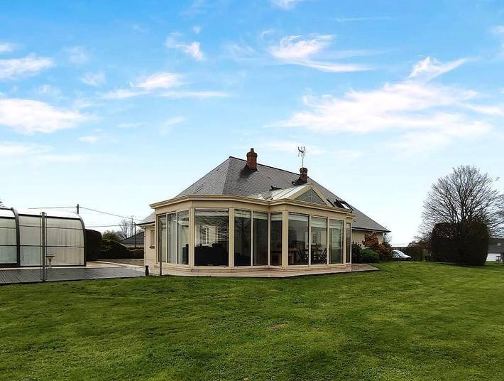 Cottage for 12 people, with pool and garden as well as terrace, with pets in Normandy