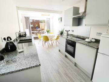 Log Cabin for 4 People in Stratford upon Avon, Heart of England, Photo 3