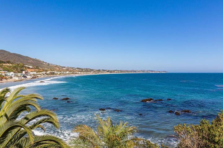 Villa pour 6 personnes, avec jacuzzi ainsi que piscine et balcon à Malibu - 3