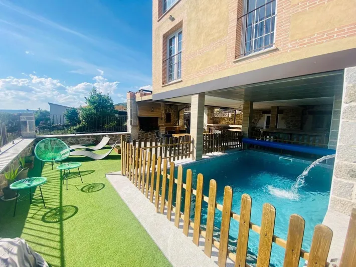Apartamento de vacaciones para 16 personas, con piscina además de vistas y jardín, Se admiten mascotas - 1