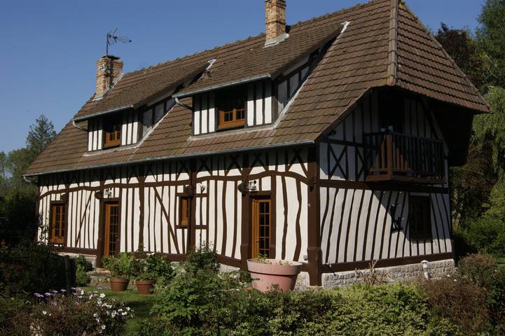 Gîte pour 6 personnes, avec Balcon ainsi que Terrasse et Jardin dans Anglesqueville-la-Bras-Long