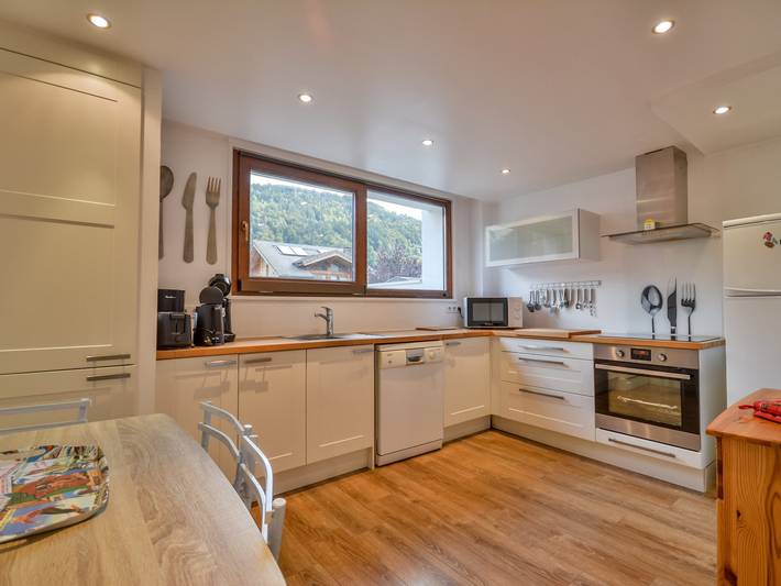 Apartamento entero, Morzine: Apartamento para 8 con aparcamiento y WIFI cerca del centro in Morzine, Les Portes du Soleil