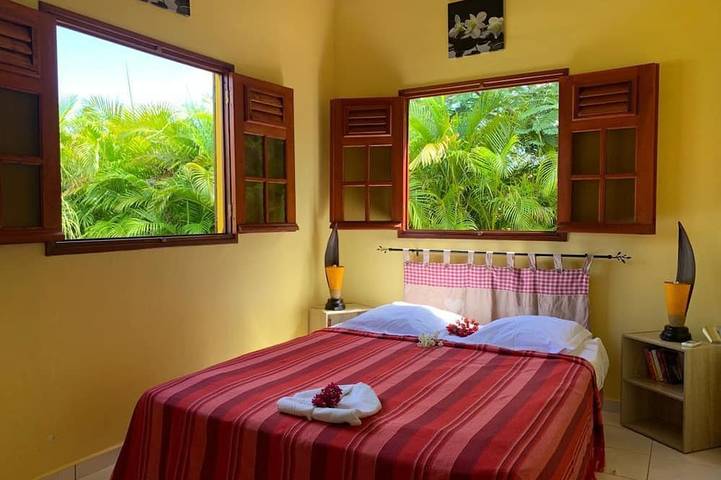 Location de vacances pour 4 personnes, avec terrasse ainsi que jacuzzi et jardin dans Saint-Louis (Marie-Galante) - 2