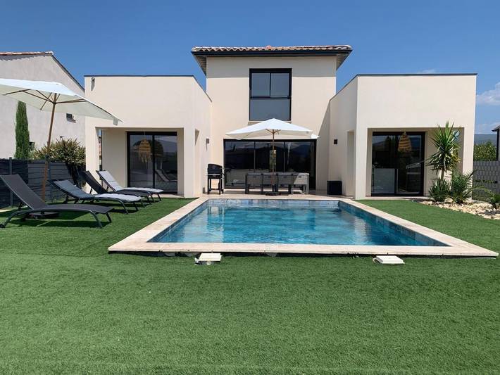Villa pour 6 personnes, avec piscine ainsi que vue et jardin