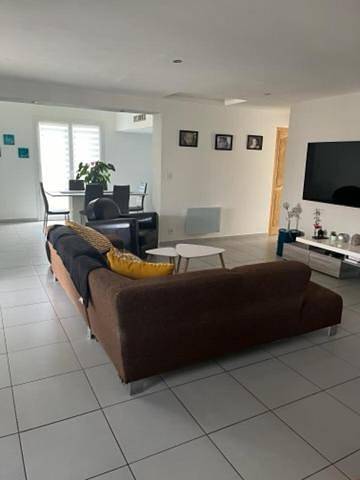 Cottage pour 2 personnes, avec piscine et jardin ainsi que vue et terrasse, animaux acceptés à Pia