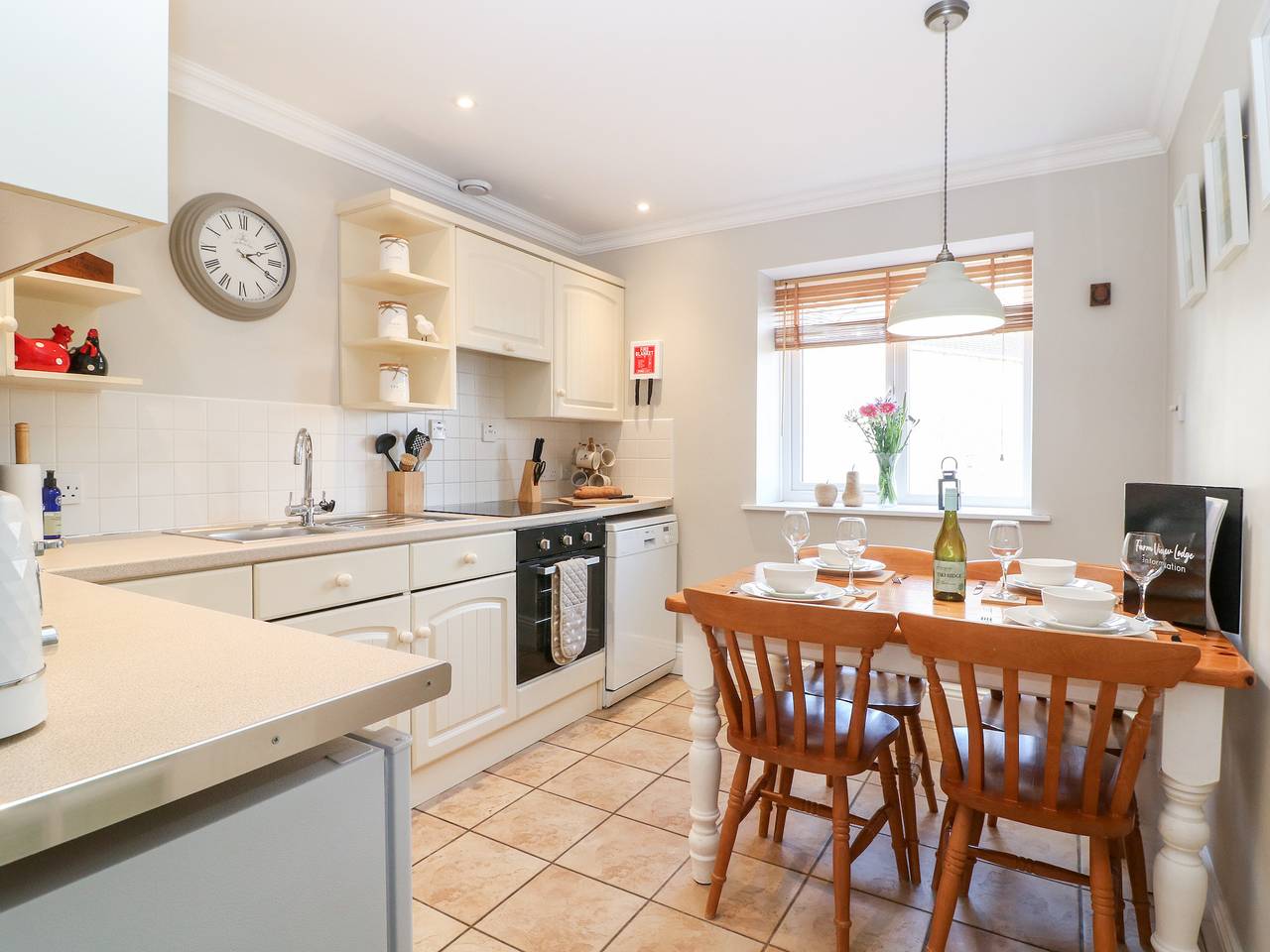 Farm View Lodge in Stroud, Gloucestershire