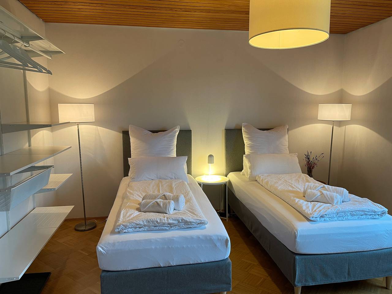 Ganze Wohnung, Ferienwohnung 'Hesselberg-Oase Ferienhof Hüttner' mit Bergblick, privater Terrasse und Wlan in Romantische Straße