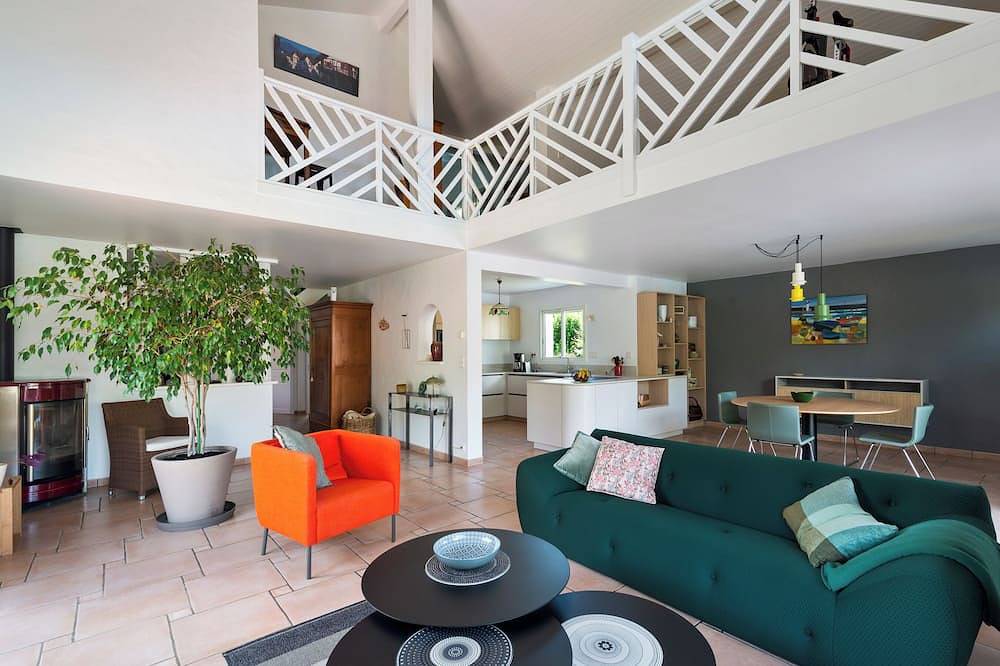 Villa Arcangues neo-vasca, piscina y palmeras a 10 minutos de Biarritz. in Arcangues, Region de Bayona