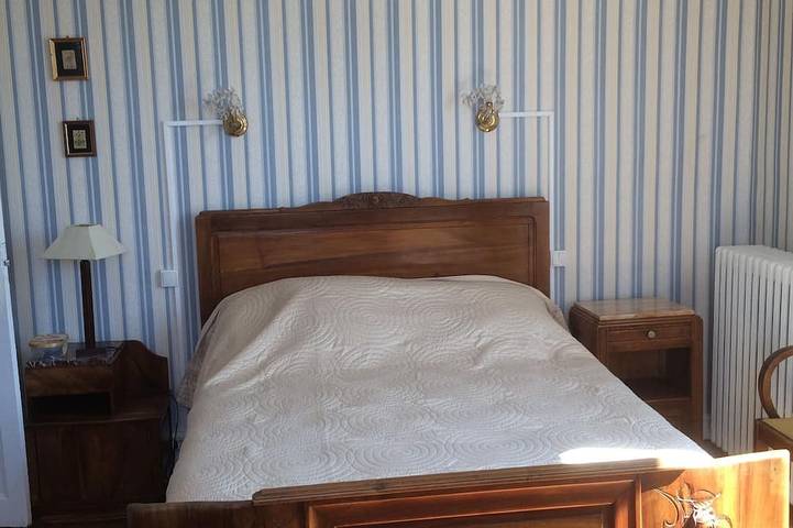 Grande Maison Argentat-sur Dordogne, convient  aux pêcheurs  Chauffage Wifi in Argentat, Région de Tulle