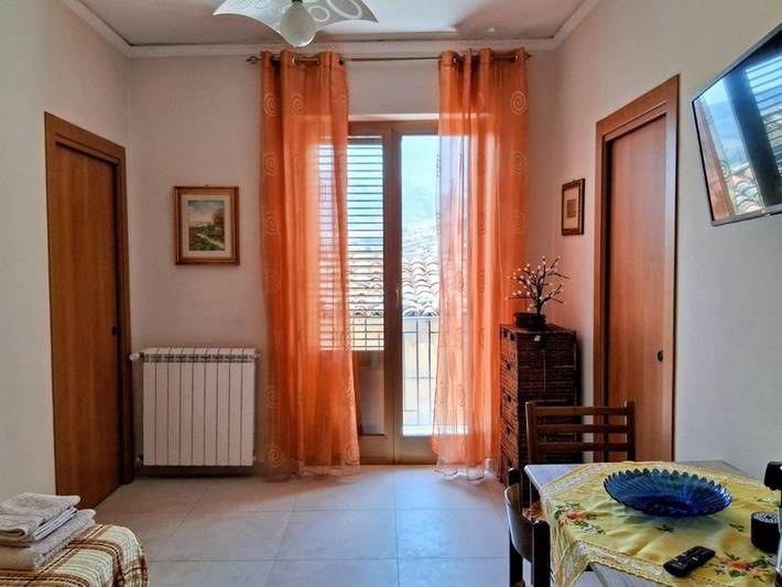 Appartamento per 4 persone, con Balcone e Panorama a Piana degli Albanesi