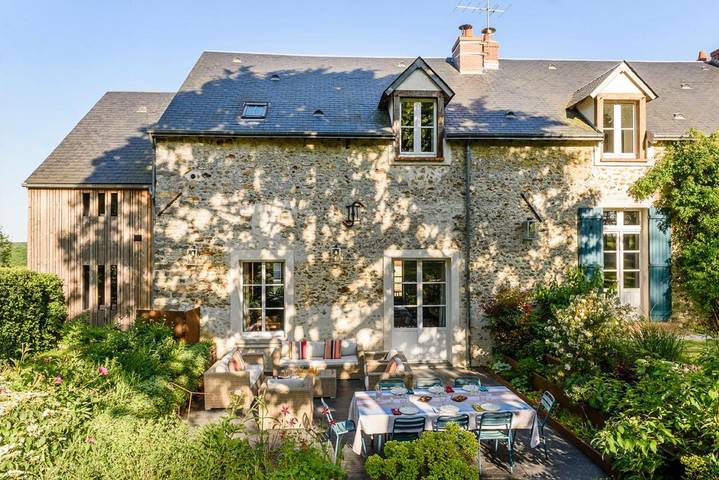 Chambre d’hôte pour 2 personnes, avec jardin et terrasse ainsi que piscine et vue dans Essonne