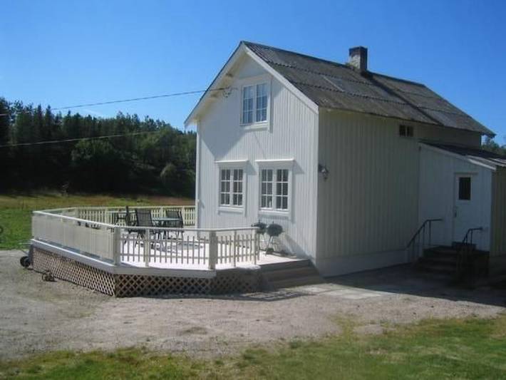 Feriehus for 7 personer, med terrasse i Nordland