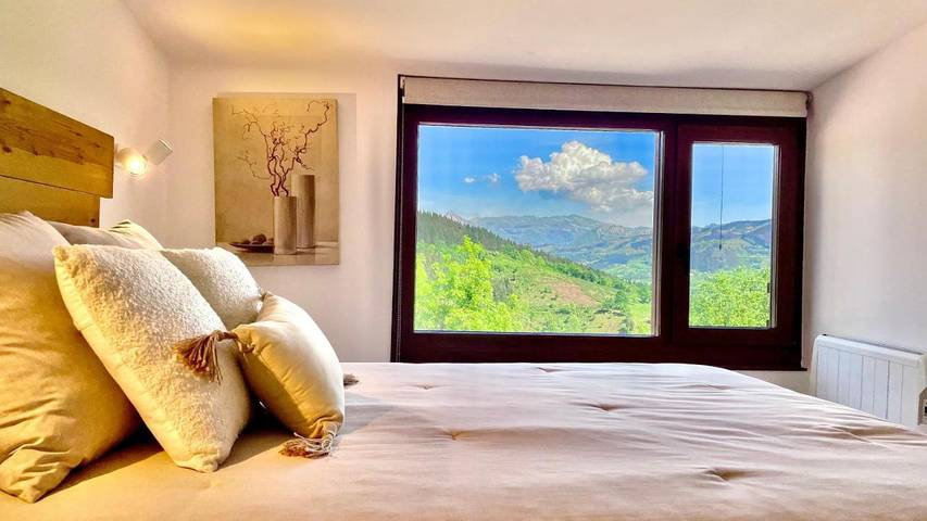 Casa rural para 5 personas, con Terraza además de Jardín y Vistas en Goyerri