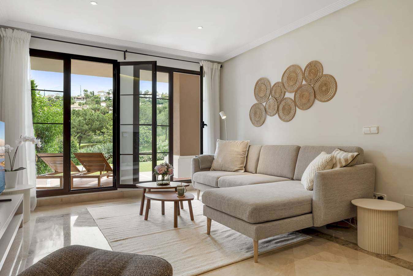 Entire apartment, La Vida Dorada in Los Arqueros Golf and Country Club, Benahavís