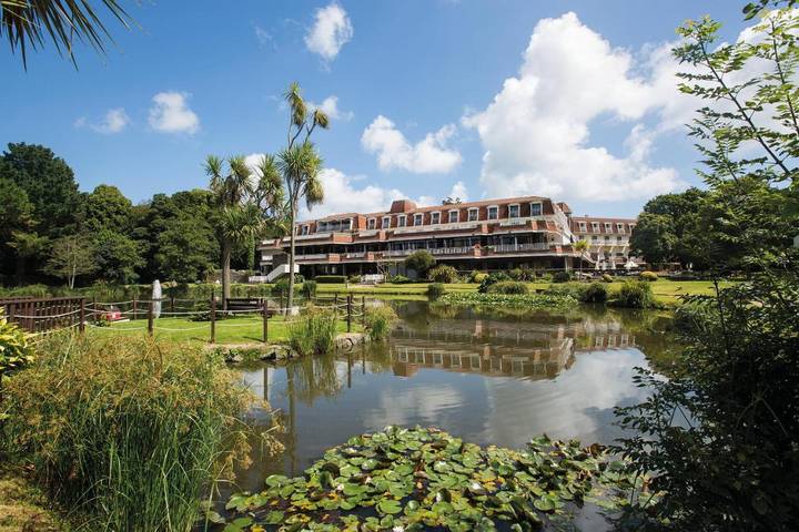Holiday rental for 2 people, with Balcony and Hot tub as well as Terrace and Garden in Guernsey