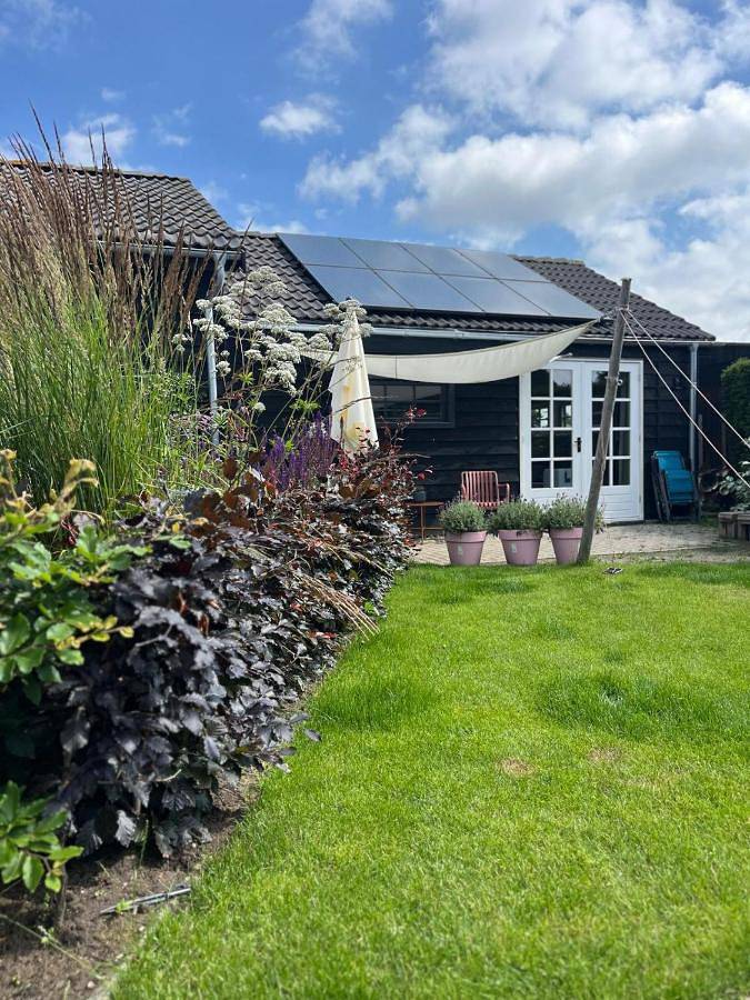 Pension voor 2 personen, met Terras en Tuin in Zevenaar