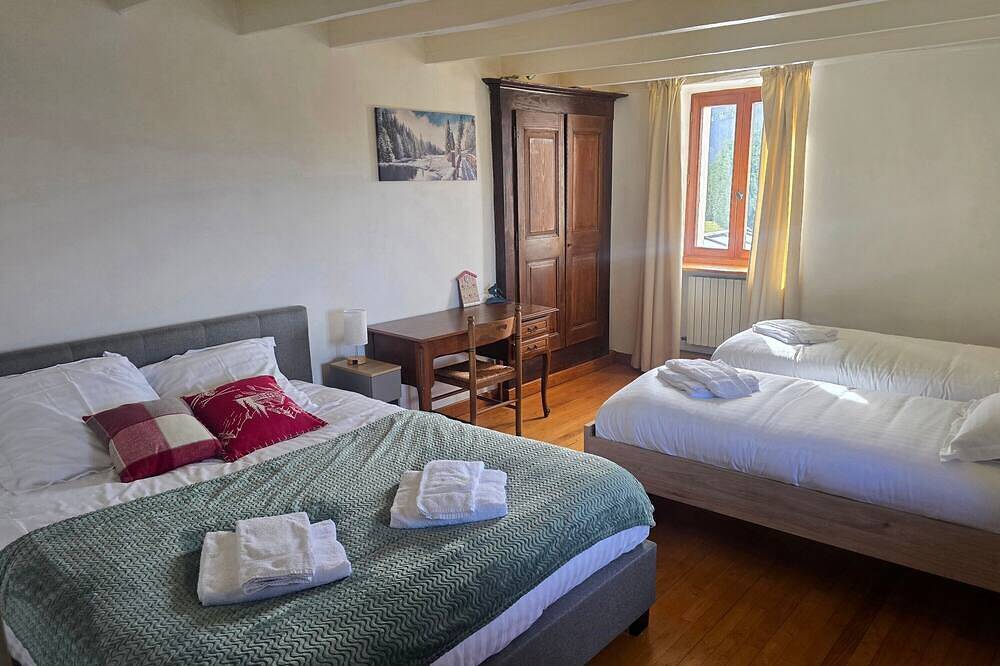 Casa rural «Le Clos Leonard» con piscina privada, terraza y Wi-Fi in La Balme-de-Sillingy, Región de Annecy