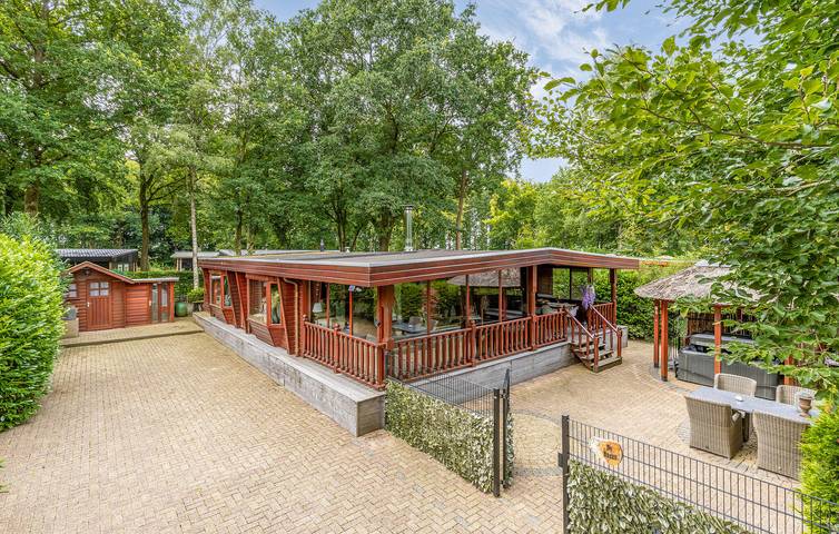 Ferienhaus für 7 Personen, mit Terrasse und Whirlpool sowie Ausblick in Erm