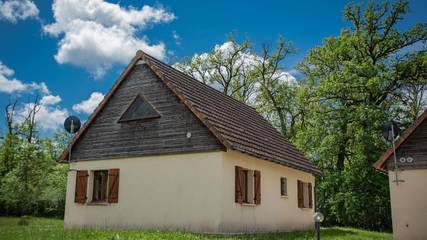 Location de vacances pour 5 personnes, avec jardin ainsi que terrasse et piscine à Lacapelle-Marival