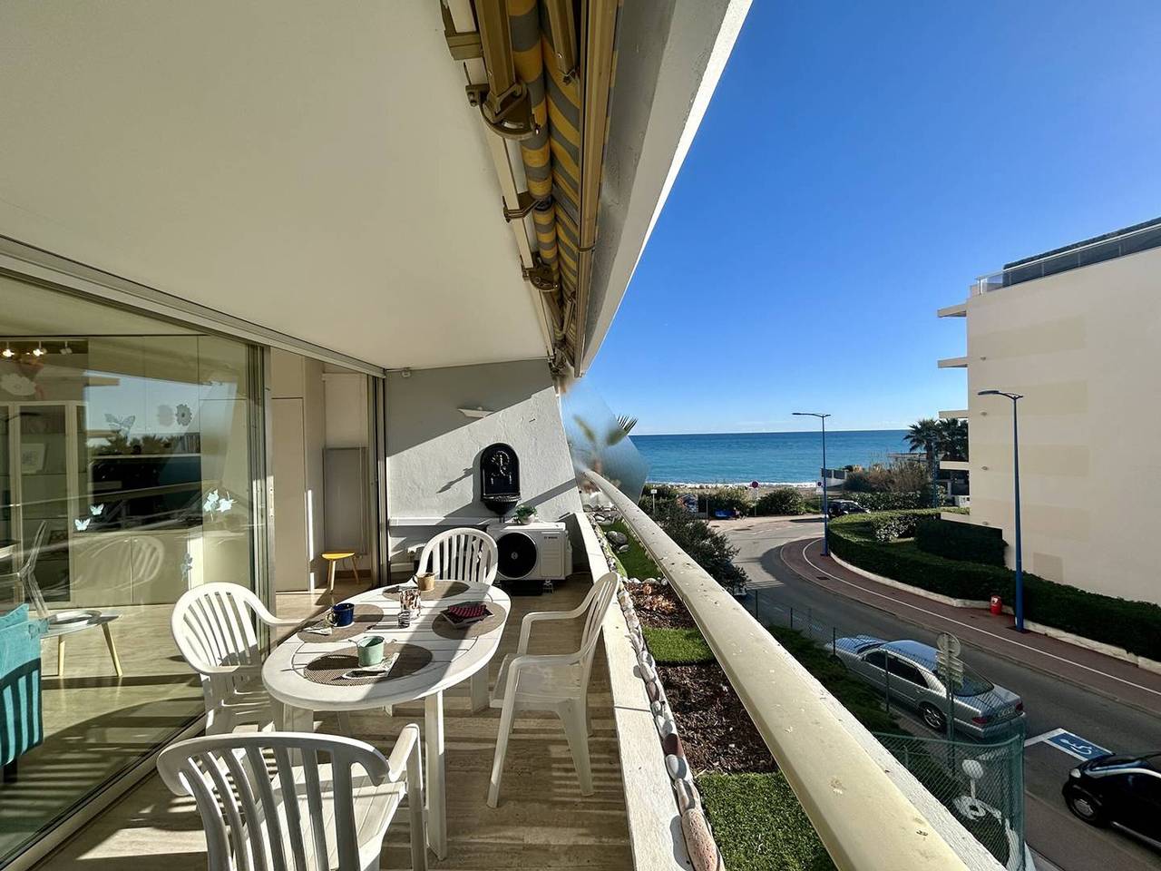 Appartement entier, Appart 2P à Villeneuve: Clim, 4 couchages in Villeneuve-Loubet Plage, Villeneuve-Loubet