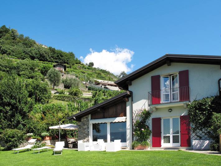 Ferienhaus für 4 Personen, mit Balkon und Whirlpool sowie Terrasse und Garten in Domaso - 2