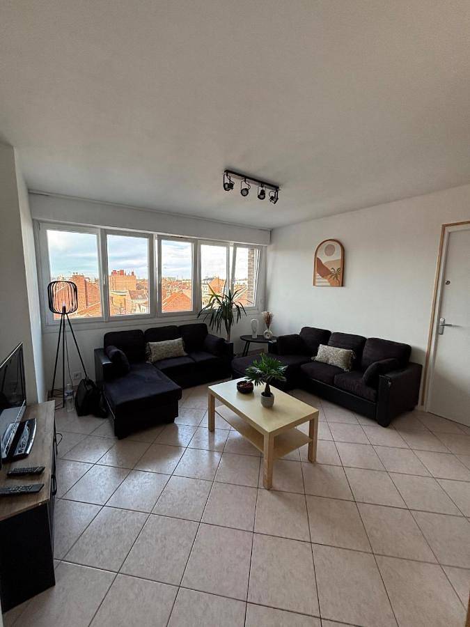 Gîte pour 6 personnes, avec Balcon ainsi que Terrasse et Vue à Faches-Thumesnil
