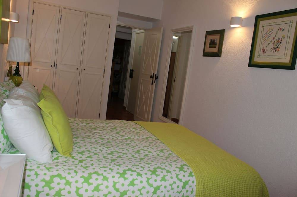 Ganze Wohnung, Rose's House, um den Strand und die Stadt Lissabon zu genießen in Halbinsel von Setúbal