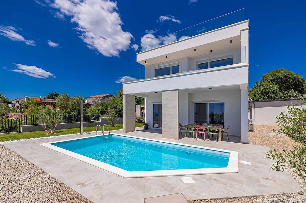 Villa Mate mit Pool und wunderschönem Meerblick in Lakmartin, Krk