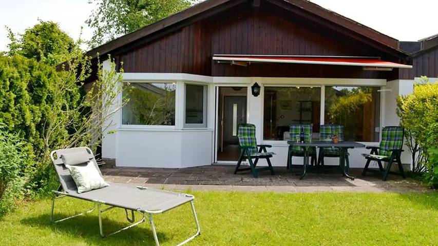Ferienhaus für 4 Personen, mit Terrasse und Garten in Prien