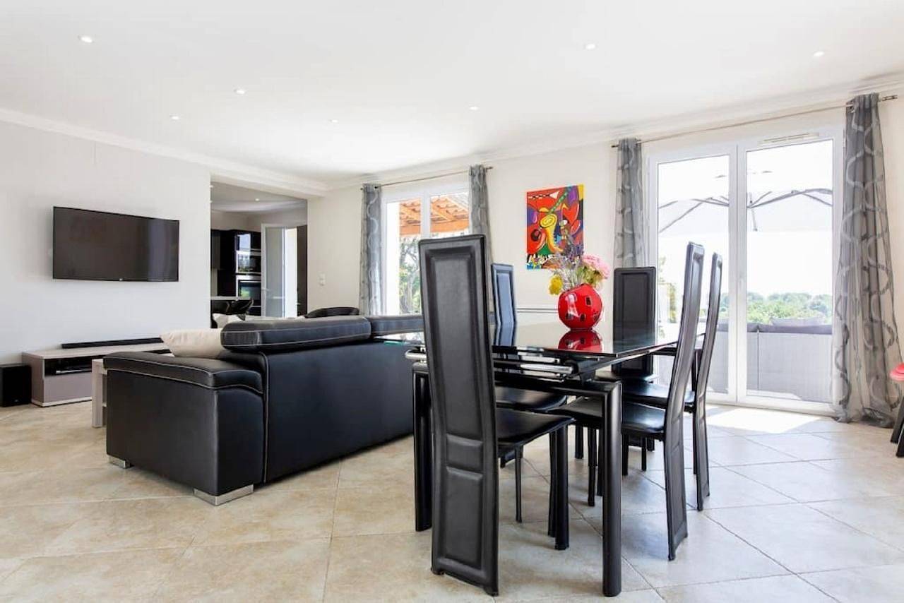 Côte d'Azur full villa heated pool sea view in Le Rouret, Region de Cannes