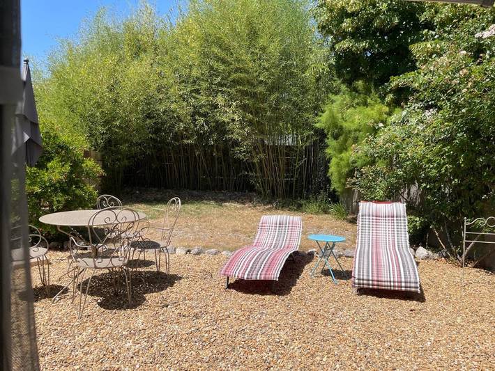 Appartement de vacances pour 3 personnes, avec Terrasse ainsi que Jardin et Vue