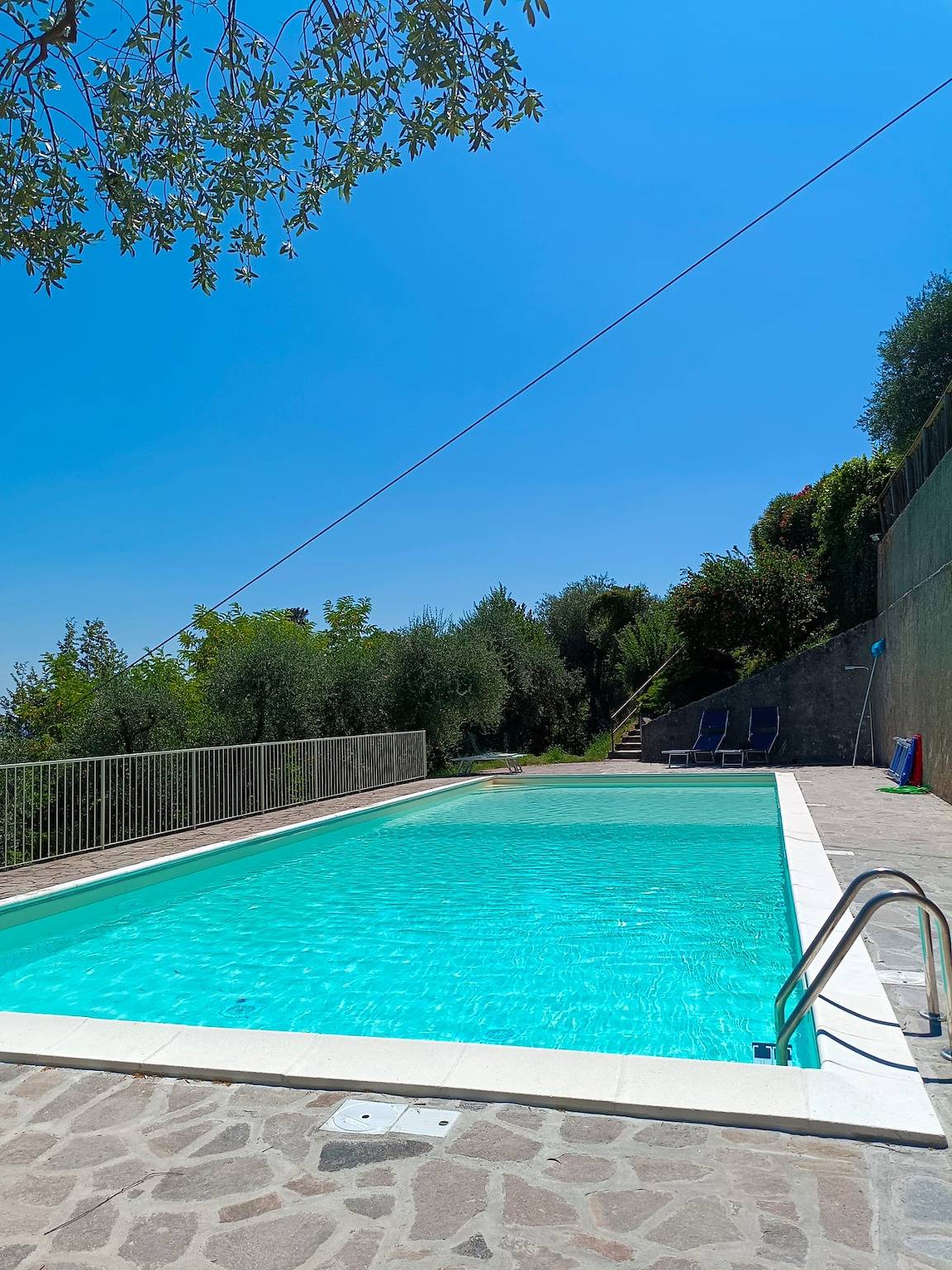 Entire apartment, Apartment 'La Casa Di Edo E Uccia' with Lake View, Wi-Fi and Air Conditioning in Gargnano, Garda Mountains