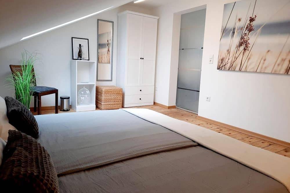 Ganze Wohnung, Ferienwohnung für bis zu 5 Personen (70 qm) mit Dachterrasse in Grafenau, Ostbayern