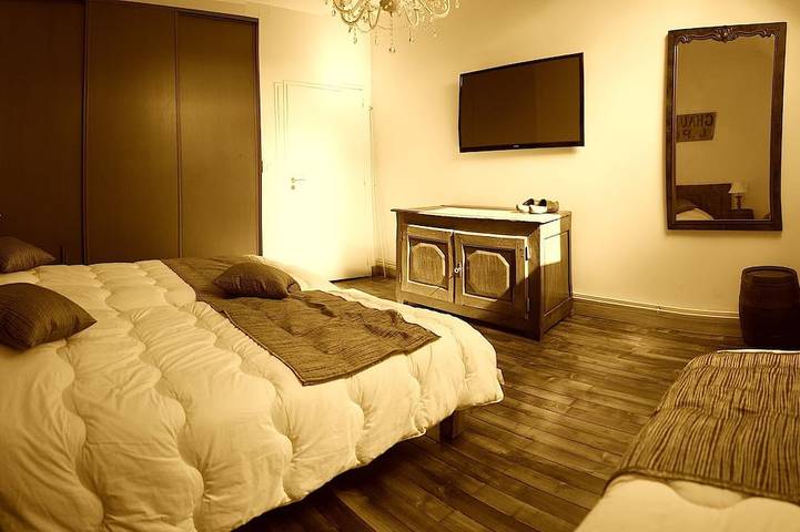 Gîte pour 18 personnes, avec piscine ainsi que jardin et terrasse à La Souterraine - 3