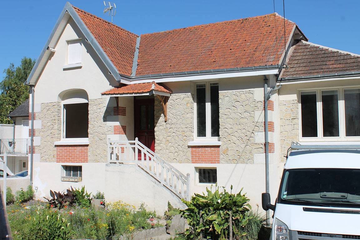 Location Maison Indépendante avec Jardin in Loches, Région de Loches