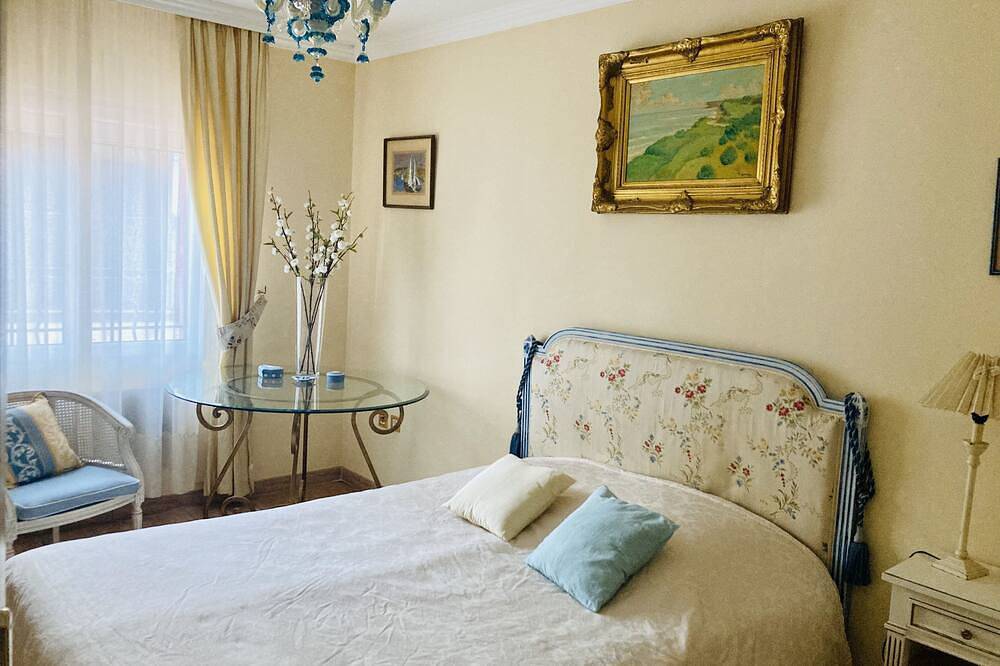 Villa Néo-provençale Avec Piscine aux Portes de Cannes in La Roquette-sur-Siagne, Cannes regio