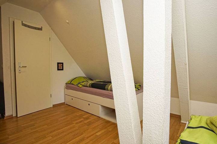 Ganze Wohnung, Großzügige Ferienwohnung mit Terrasse und Garten im ruhigen Landhaus Wildrose - in Pantow, Zirkow