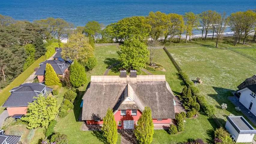 Strandhaus für 6 Personen, mit Sauna und Garten in Lobbe